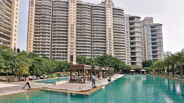 DLF The Magnolias premium apartments in Sector 42 Golf Course Road
