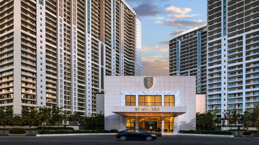 DLF The Crest luxury ready to move apartments in Sector 54 Golf Course Road